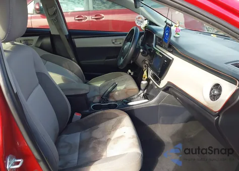 2017 Toyota Corolla Le z USA, uszkodzony, nr VIN 2T1BURHEXHC891627